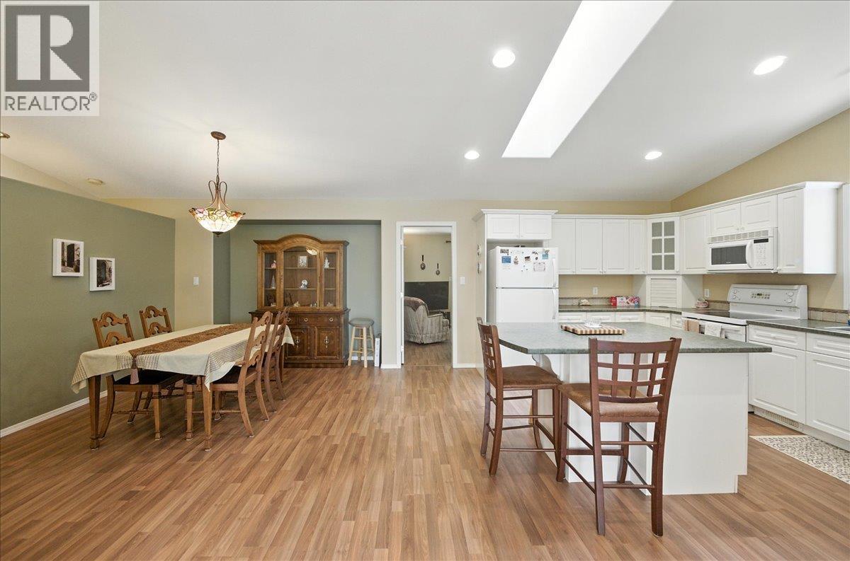 7761 Devito Drive, Trail, British Columbia  V1R 4W2 - Photo 17 - 10361993