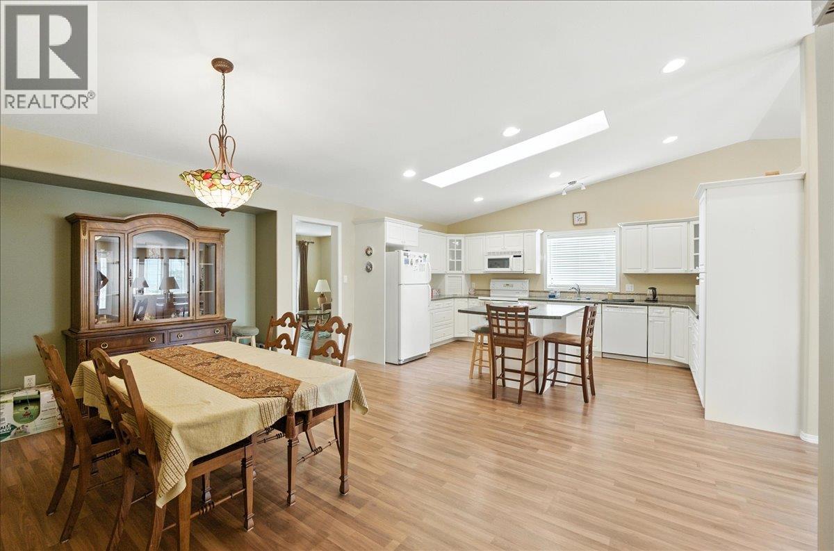 7761 Devito Drive, Trail, British Columbia  V1R 4W2 - Photo 18 - 10361993