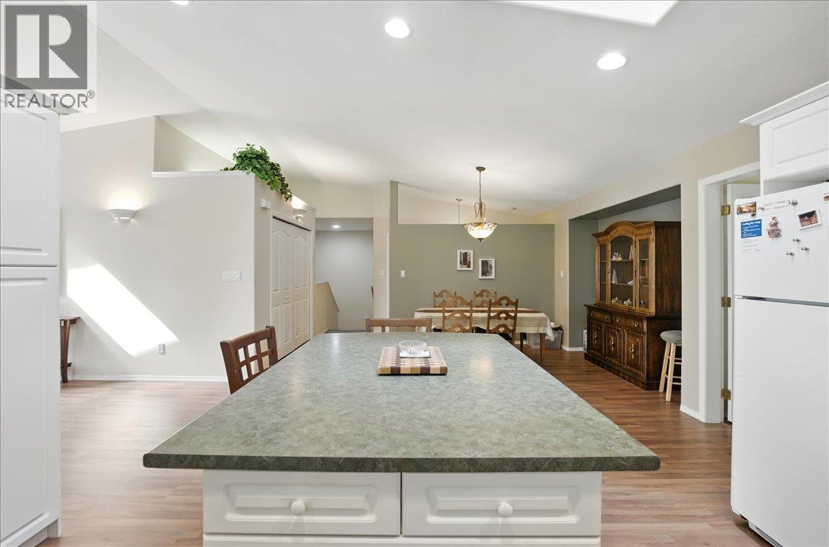 7761 Devito Drive, Trail, British Columbia  V1R 4W2 - Photo 21 - 10361993