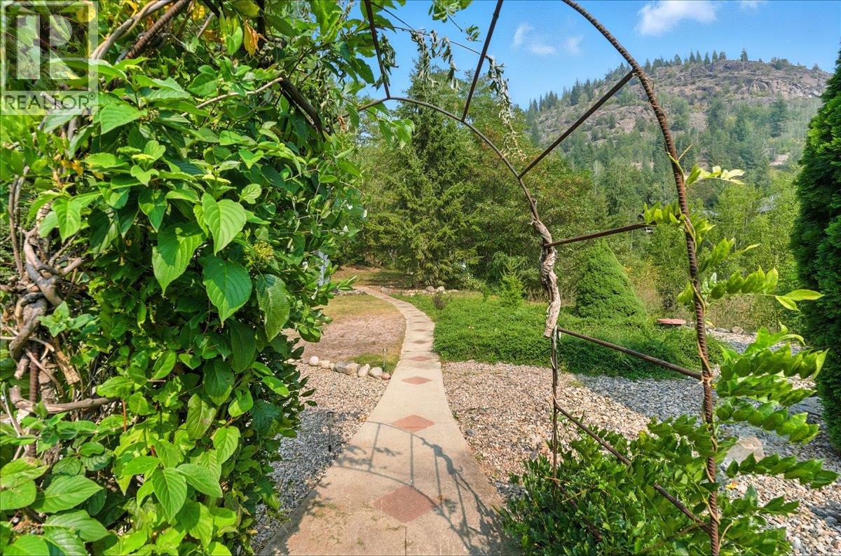 7761 Devito Drive, Trail, British Columbia  V1R 4W2 - Photo 36 - 10361993