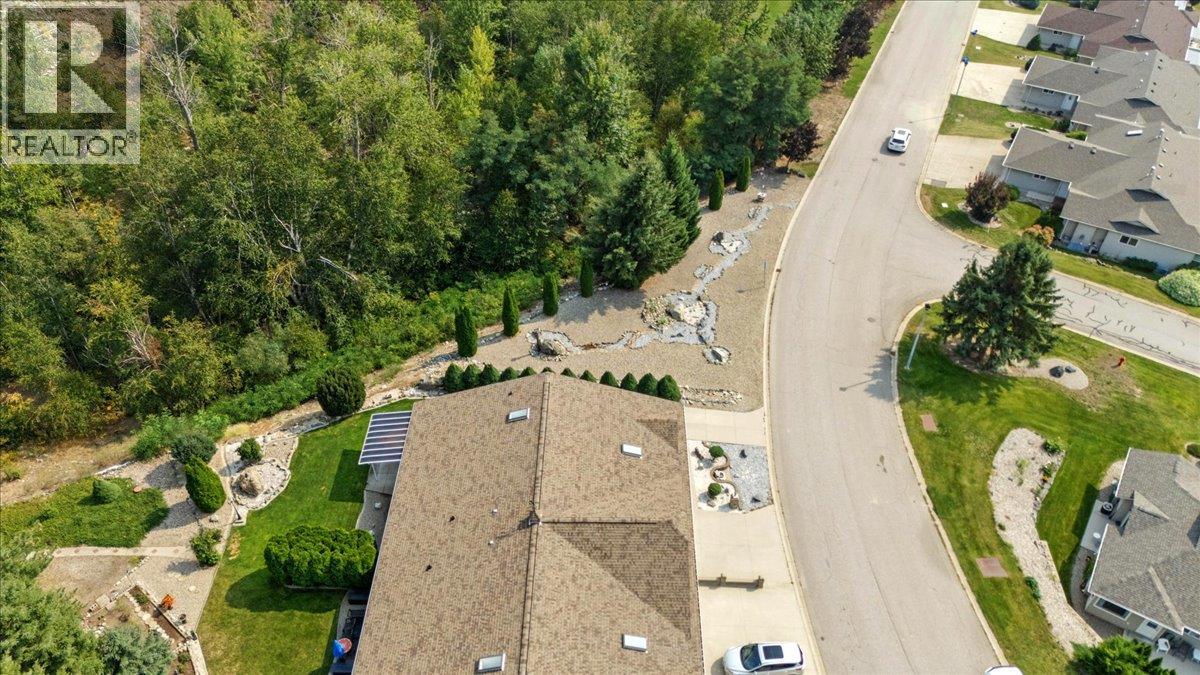 7761 Devito Drive, Trail, British Columbia  V1R 4W2 - Photo 6 - 10361993