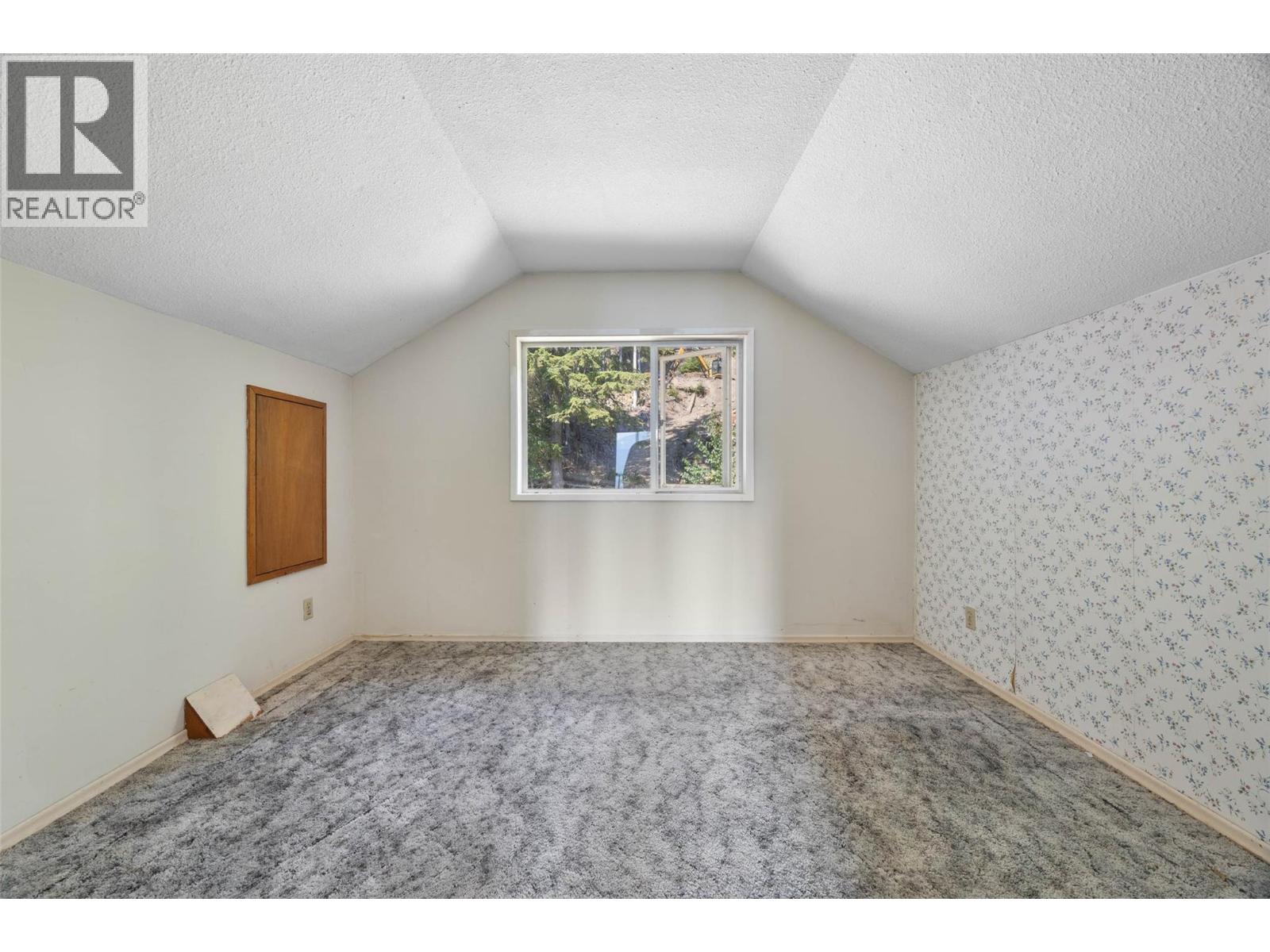 2795 Vickers Trail, Anglemont, British Columbia  V0E 1M8 - Photo 21 - 10361956