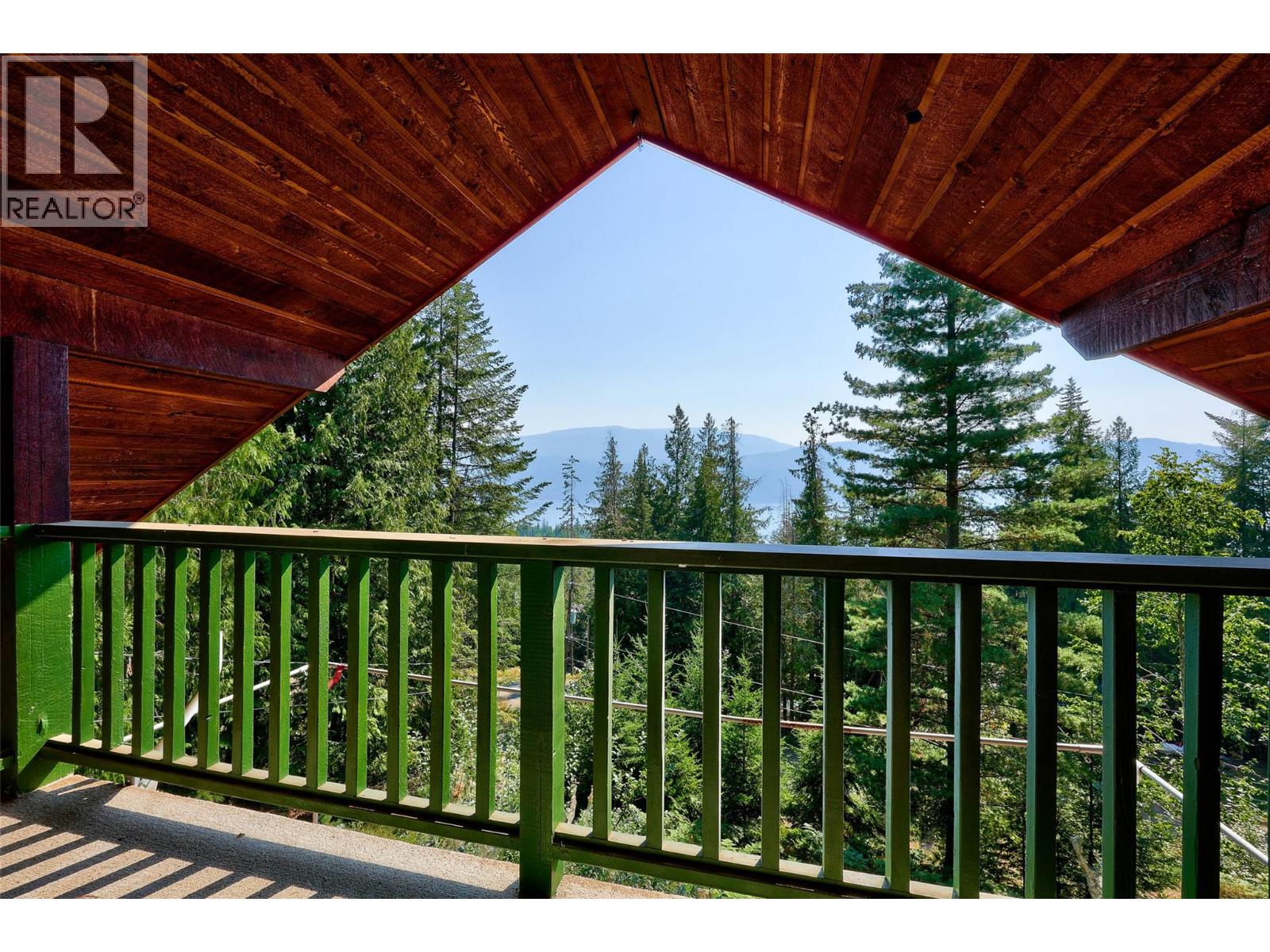 2795 Vickers Trail, Anglemont, British Columbia  V0E 1M8 - Photo 23 - 10361956