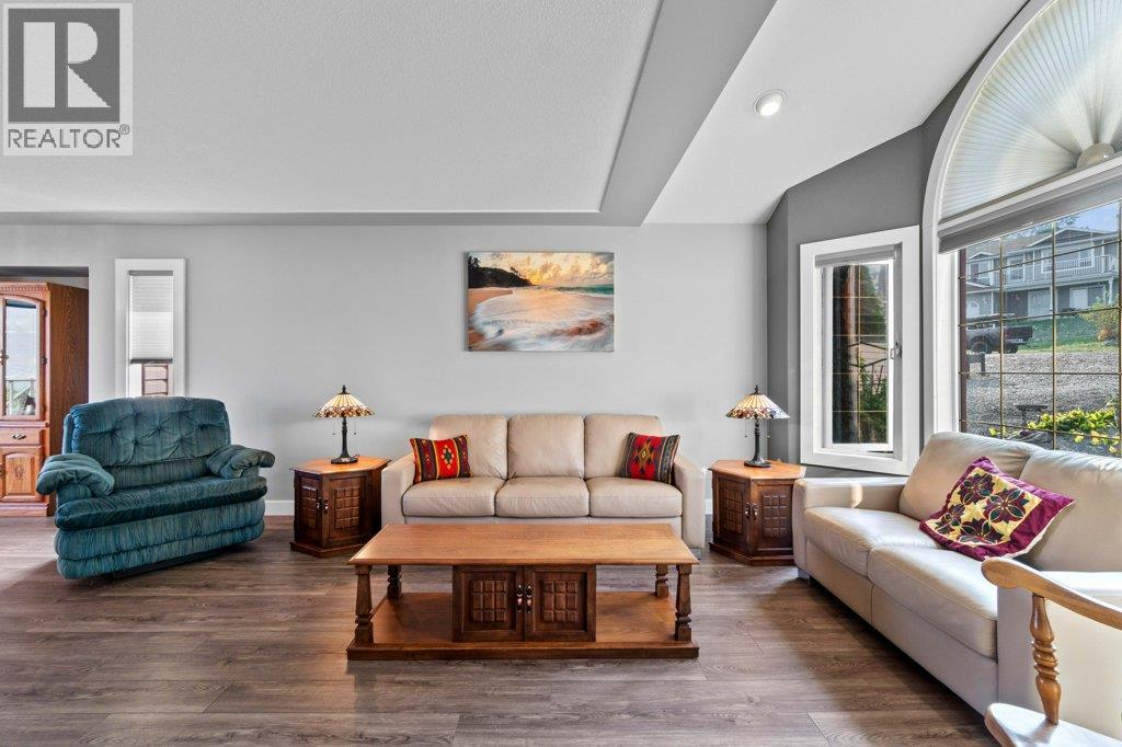 2121 3 Avenue Se, Salmon Arm, British Columbia  V1E 1K1 - Photo 14 - 10361440