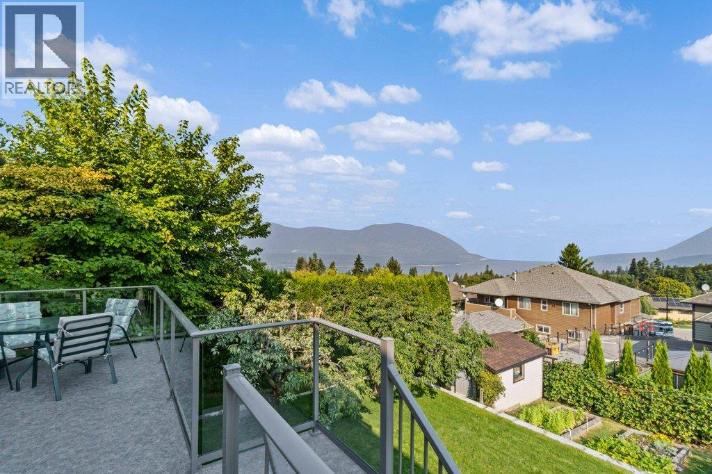 2121 3 Avenue Se, Salmon Arm, British Columbia  V1E 1K1 - Photo 36 - 10361440