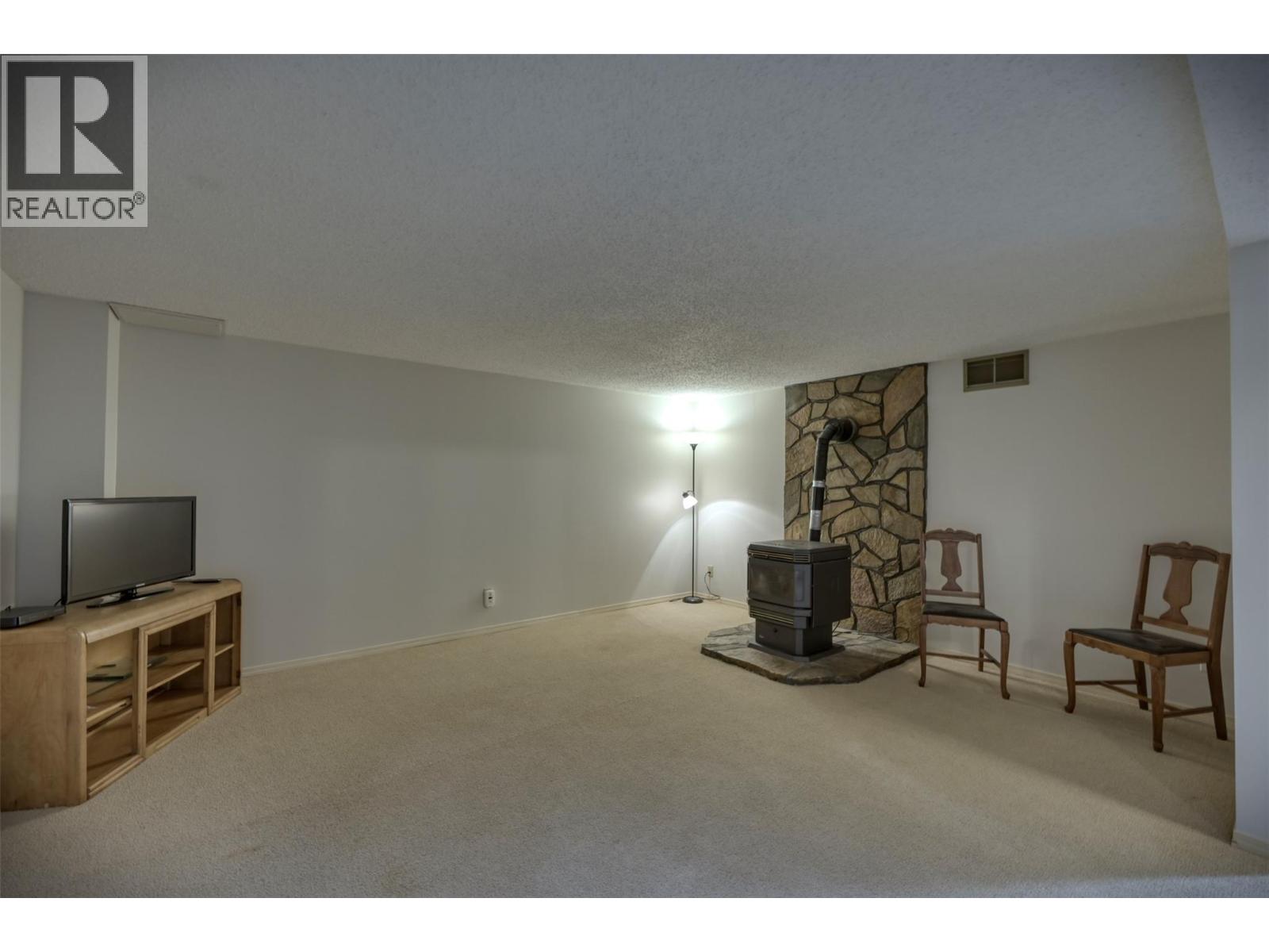 7460 Valley Heights Drive, Grand Forks, British Columbia  V0H 1H0 - Photo 12 - 10362022
