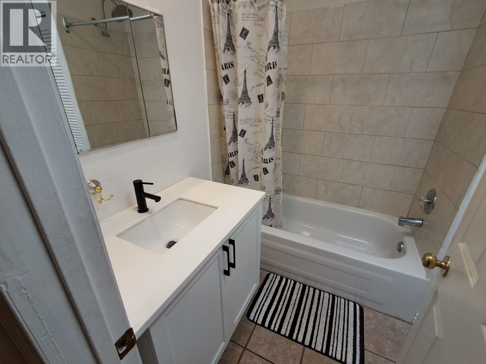 5403 Snowbrush Street, Oliver, British Columbia  V0H 1T9 - Photo 15 - 10361043