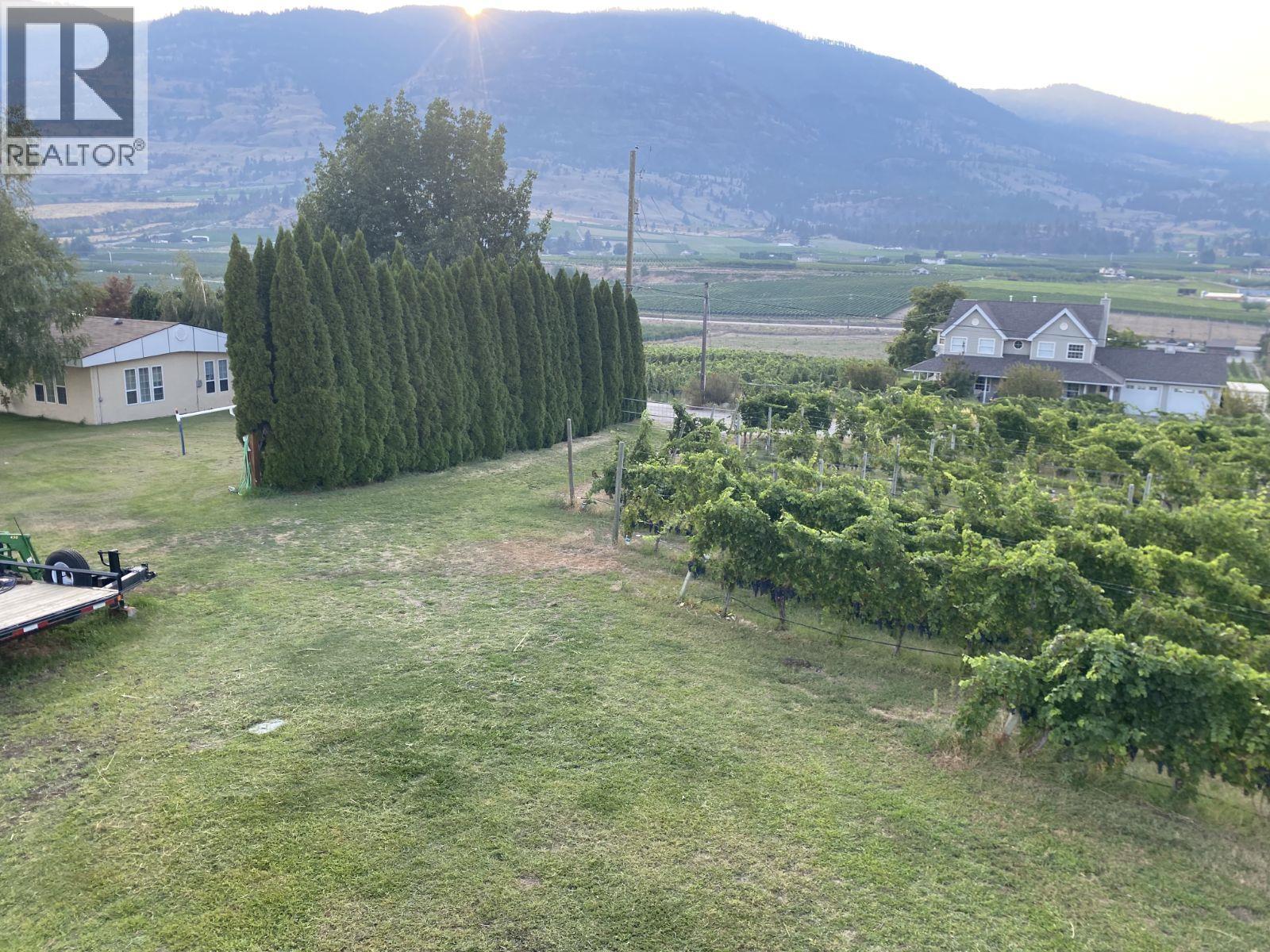 5403 Snowbrush Street, Oliver, British Columbia  V0H 1T9 - Photo 4 - 10361043