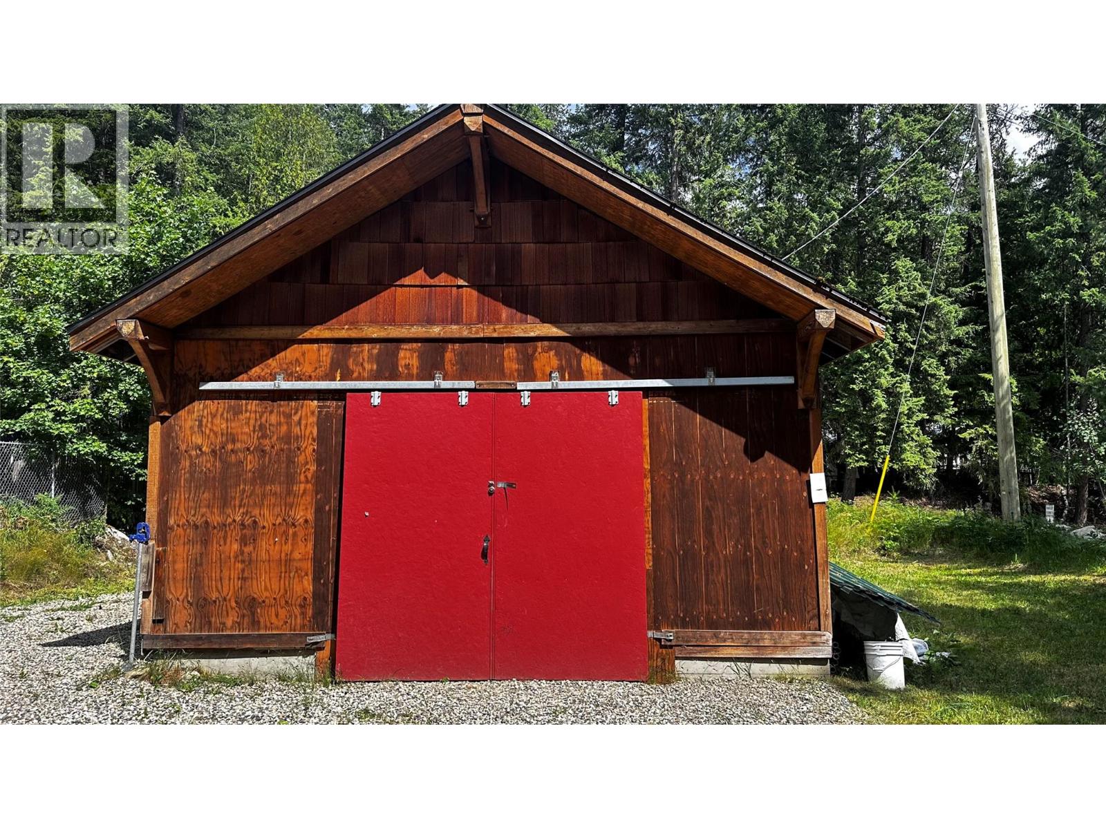 811 Victoria Street, New Denver, British Columbia  V0G 1M0 - Photo 2 - 10362366