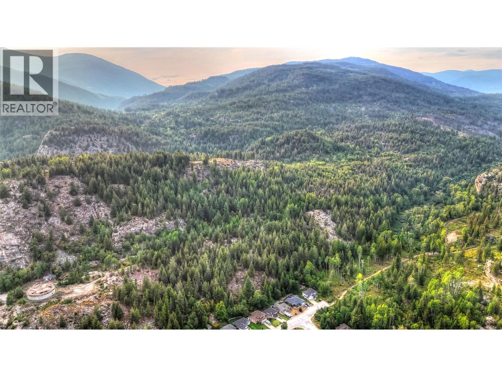 3400 14 Avenue, castlegar, British Columbia