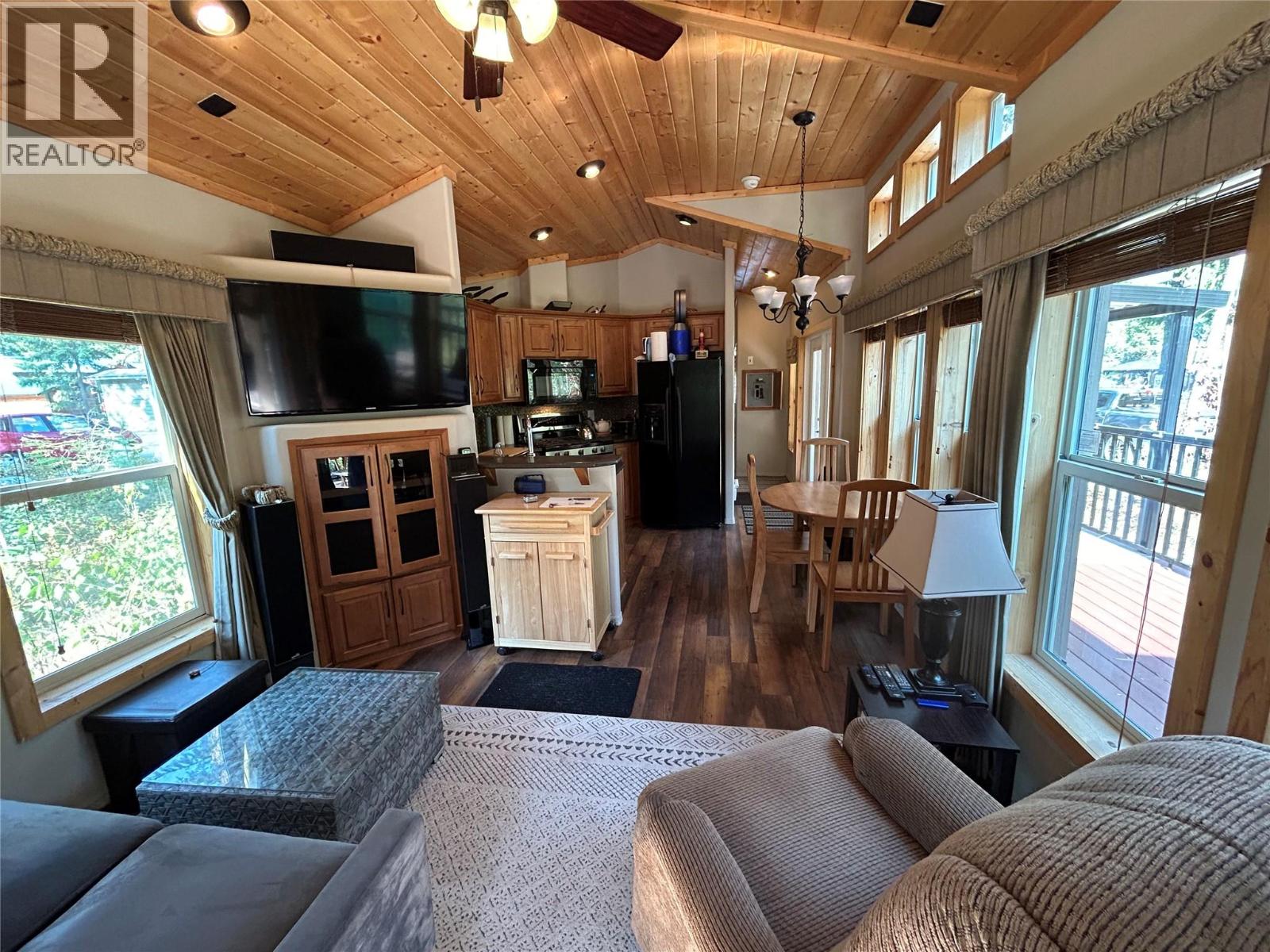 4835 Paradise Valley Drive Unit# 33, Peachland, British Columbia  V0H 1X3 - Photo 2 - 10361705