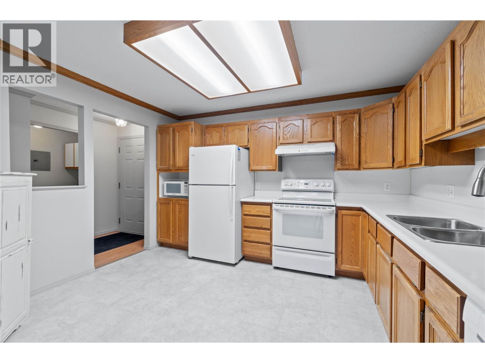 251 6 Street Se Unit# 110, Salmon Arm, British Columbia  V1E 1J9 - Photo 11 - 10362401