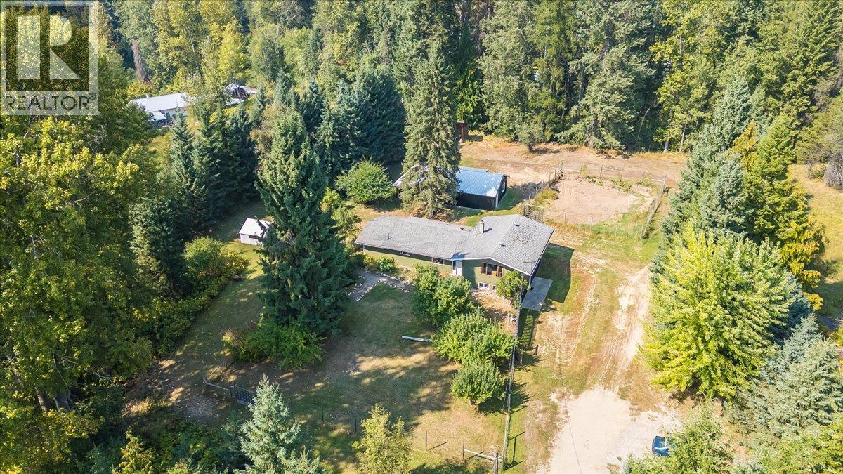 3710 Ladybird Road, Krestova, British Columbia  V0G 1H2 - Photo 2 - 10362183