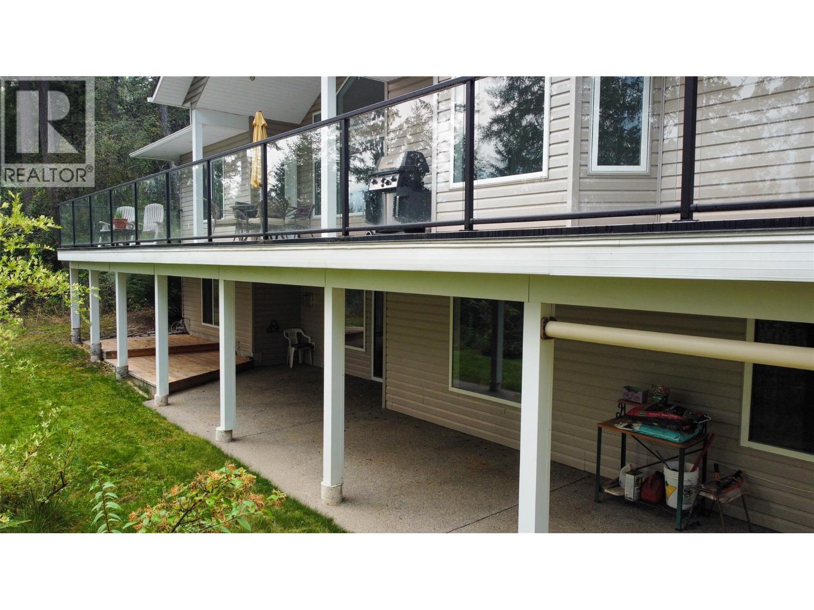 253 Chase Road, Christina Lake, British Columbia  V0H 1E0 - Photo 12 - 10362201