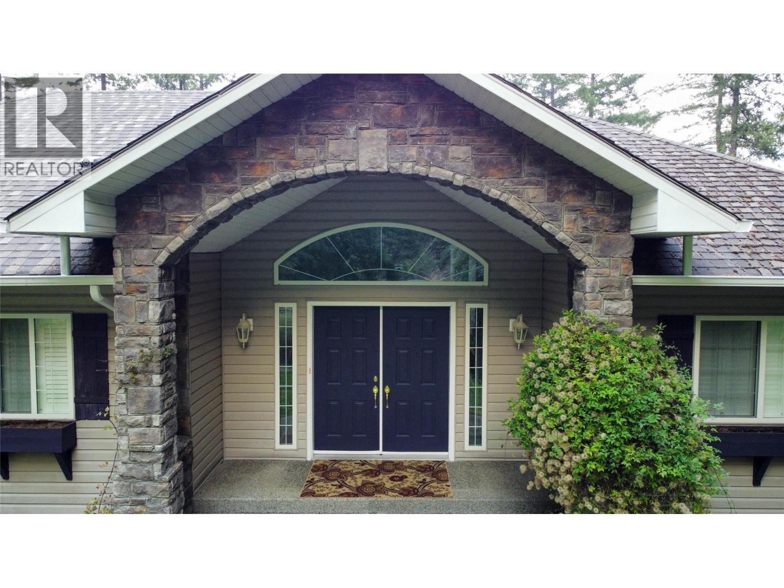 253 Chase Road, Christina Lake, British Columbia  V0H 1E0 - Photo 14 - 10362201