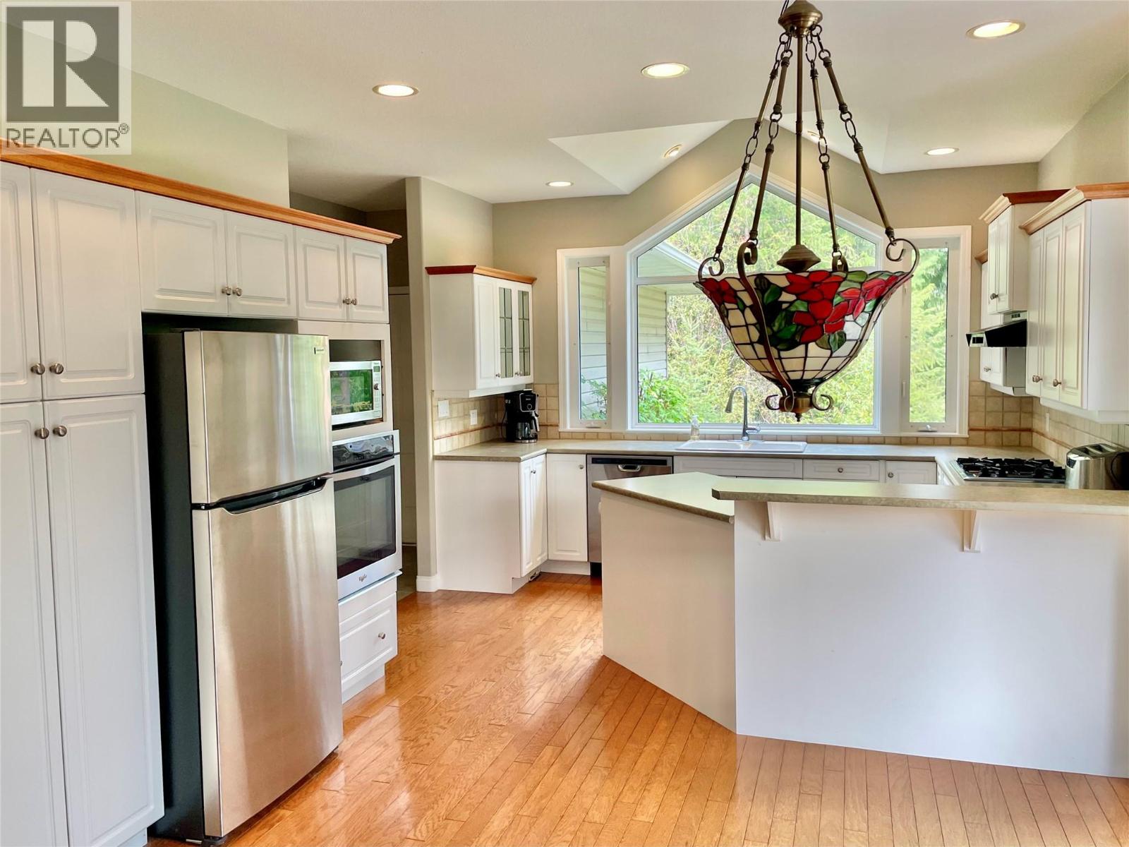 253 Chase Road, Christina Lake, British Columbia  V0H 1E0 - Photo 19 - 10362201