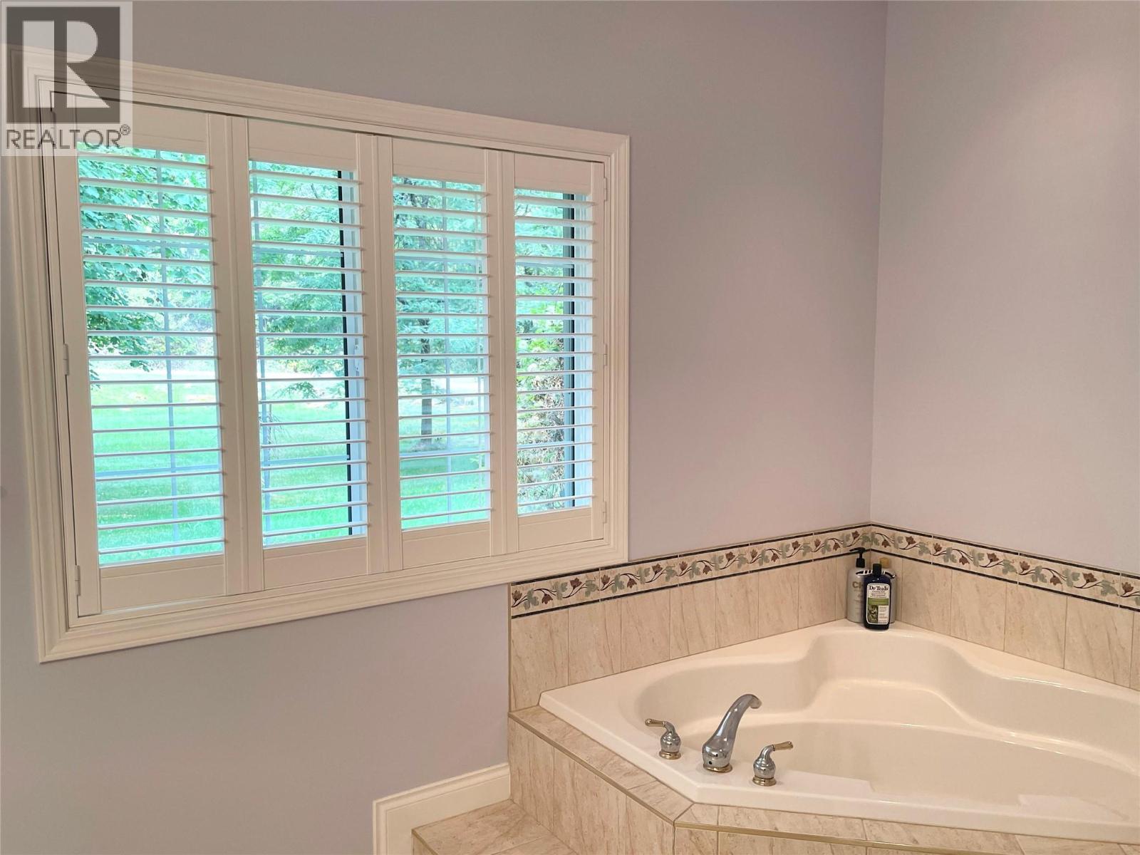 253 Chase Road, Christina Lake, British Columbia  V0H 1E0 - Photo 34 - 10362201