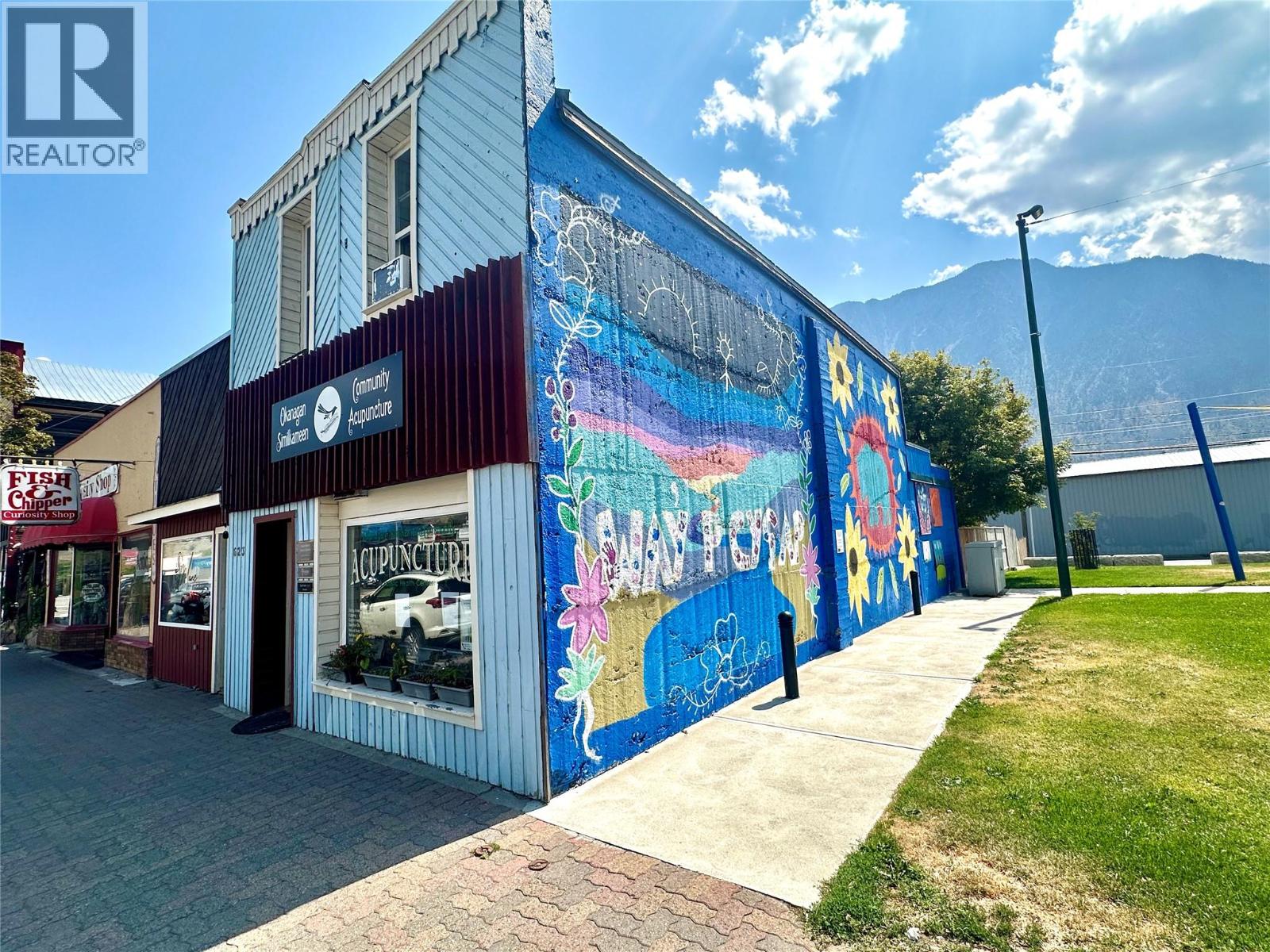 623 7th Avenue, Keremeos, British Columbia  V0X 1N0 - Photo 1 - 10362456