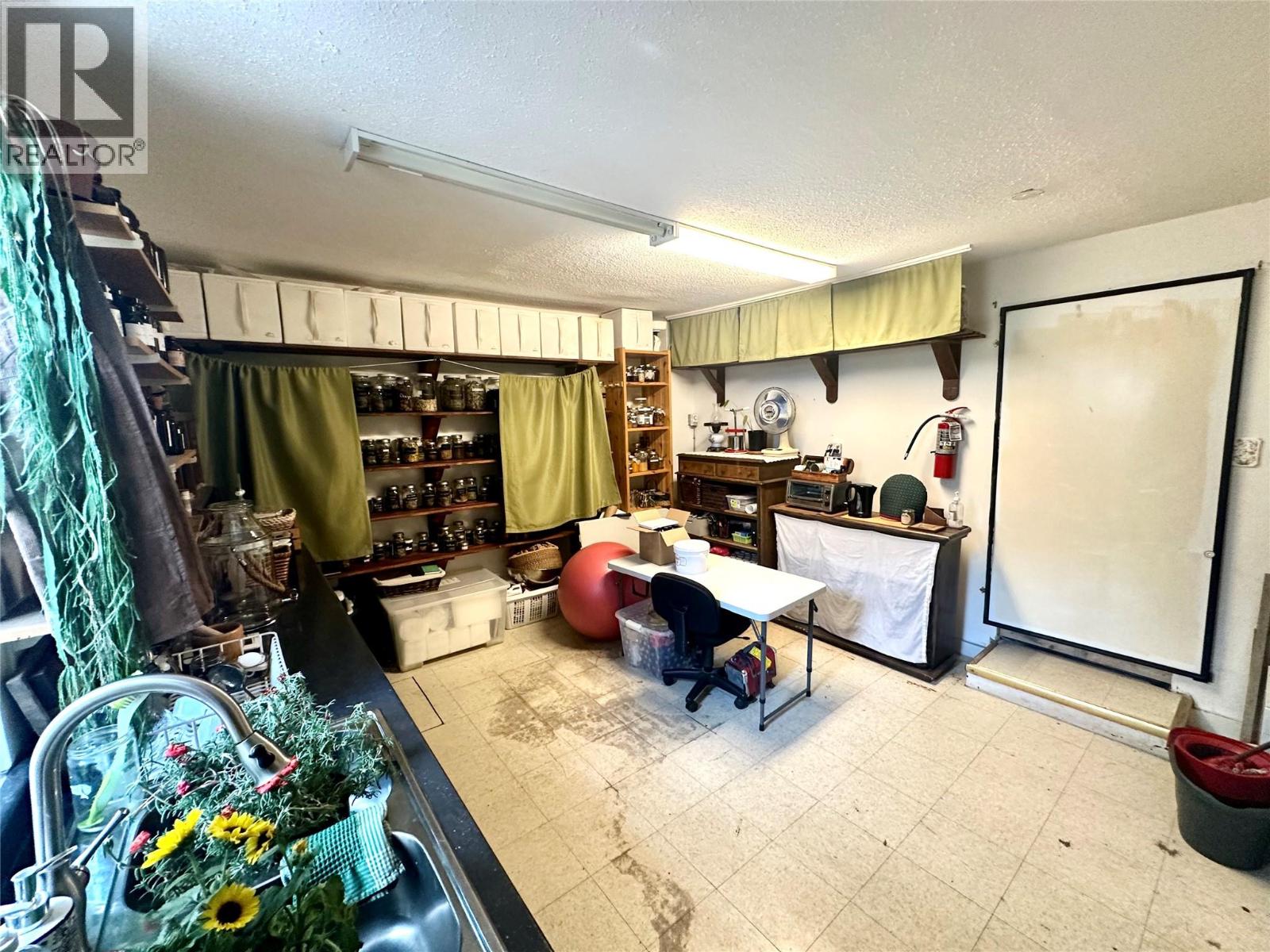 623 7th Avenue, Keremeos, British Columbia  V0X 1N0 - Photo 27 - 10362456