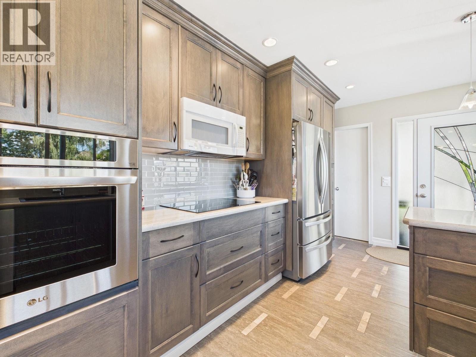 9806 Highway 97, Osoyoos, British Columbia  V0H 1V2 - Photo 3 - 10362544