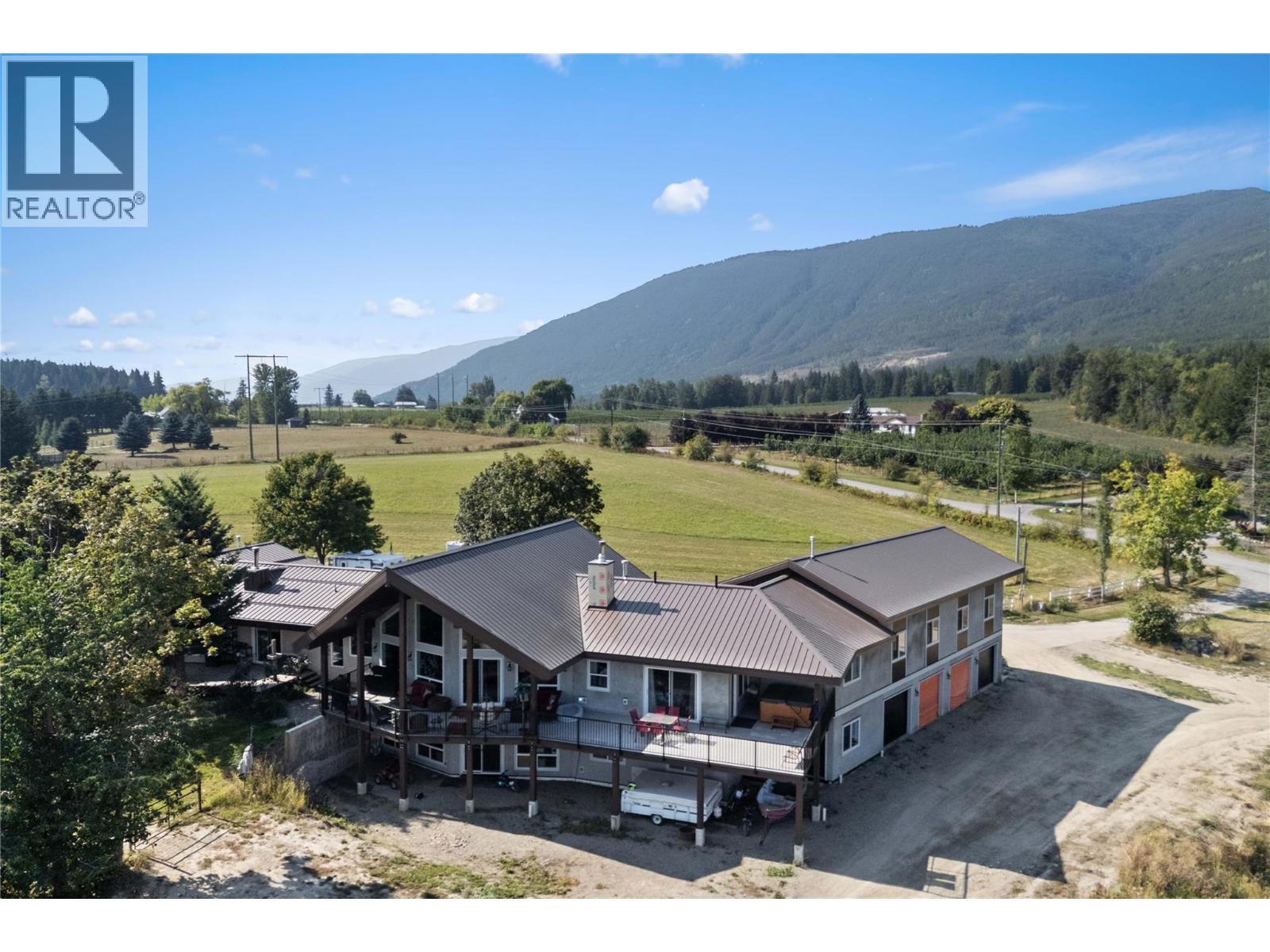 3700 50 Street, Salmon Arm, British Columbia  V1E 3A9 - Photo 2 - 10362447