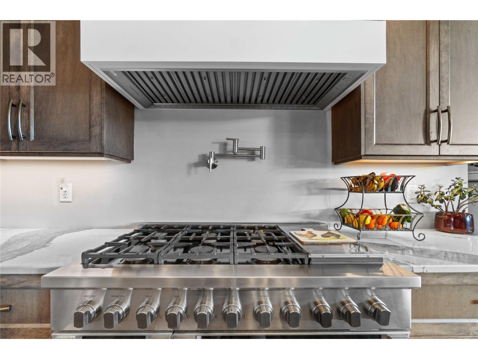 3700 50 Street, Salmon Arm, British Columbia  V1E 3A9 - Photo 33 - 10362447