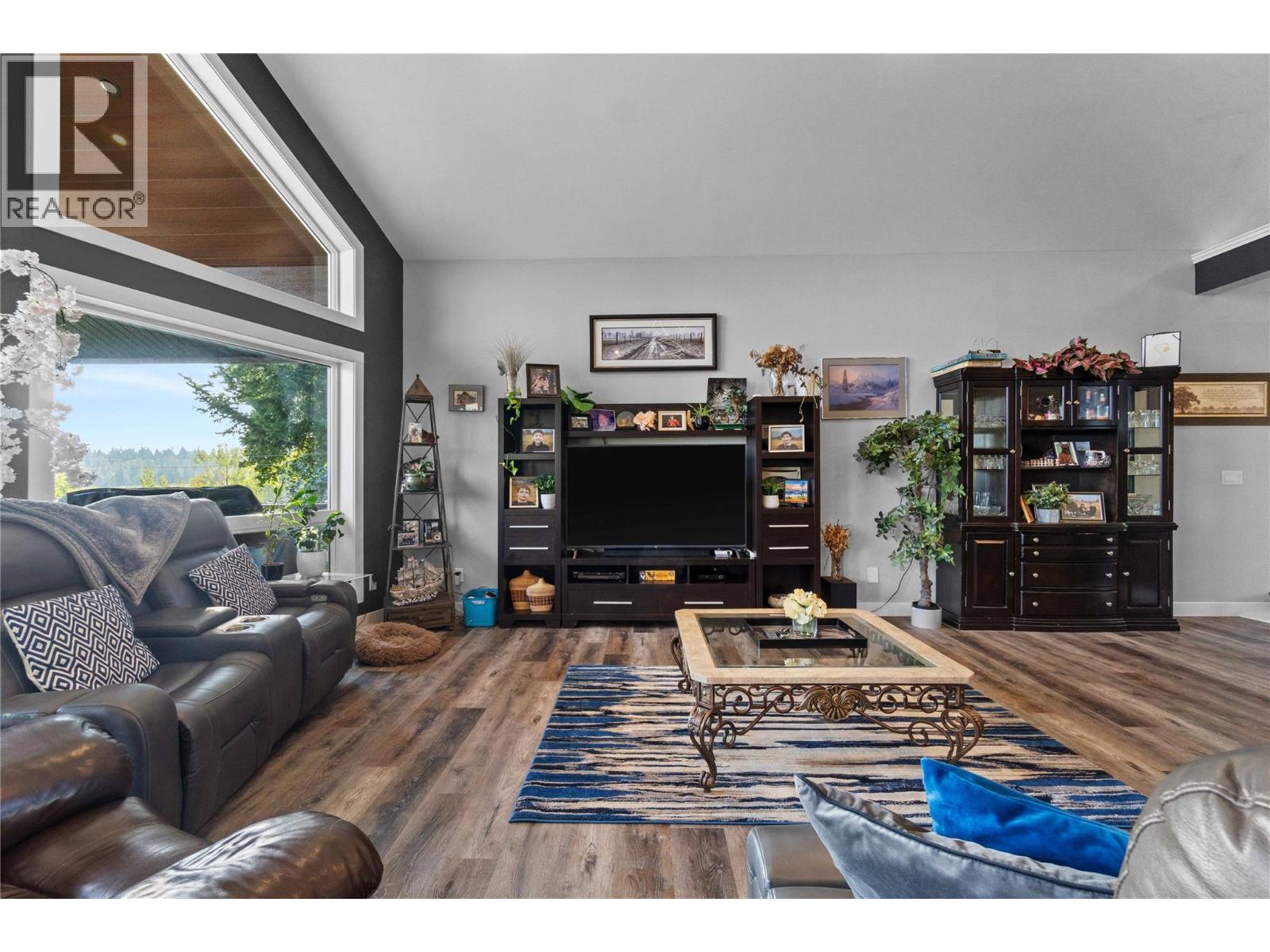 3700 50 Street, Salmon Arm, British Columbia  V1E 3A9 - Photo 45 - 10362447