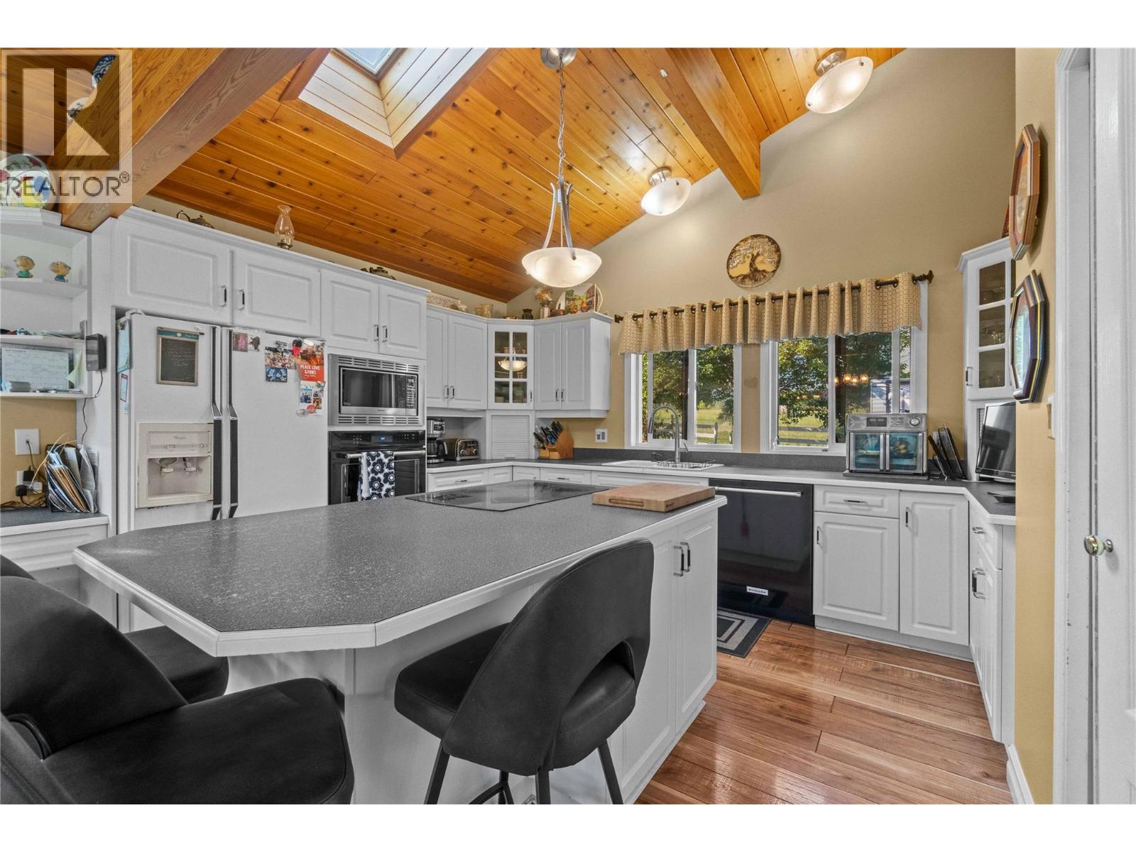 3700 50 Street, Salmon Arm, British Columbia  V1E 3A9 - Photo 72 - 10362447