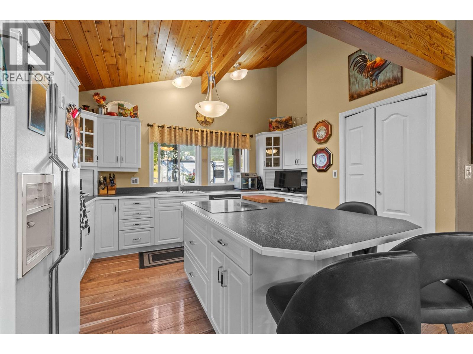 3700 50 Street, Salmon Arm, British Columbia  V1E 3A9 - Photo 73 - 10362447