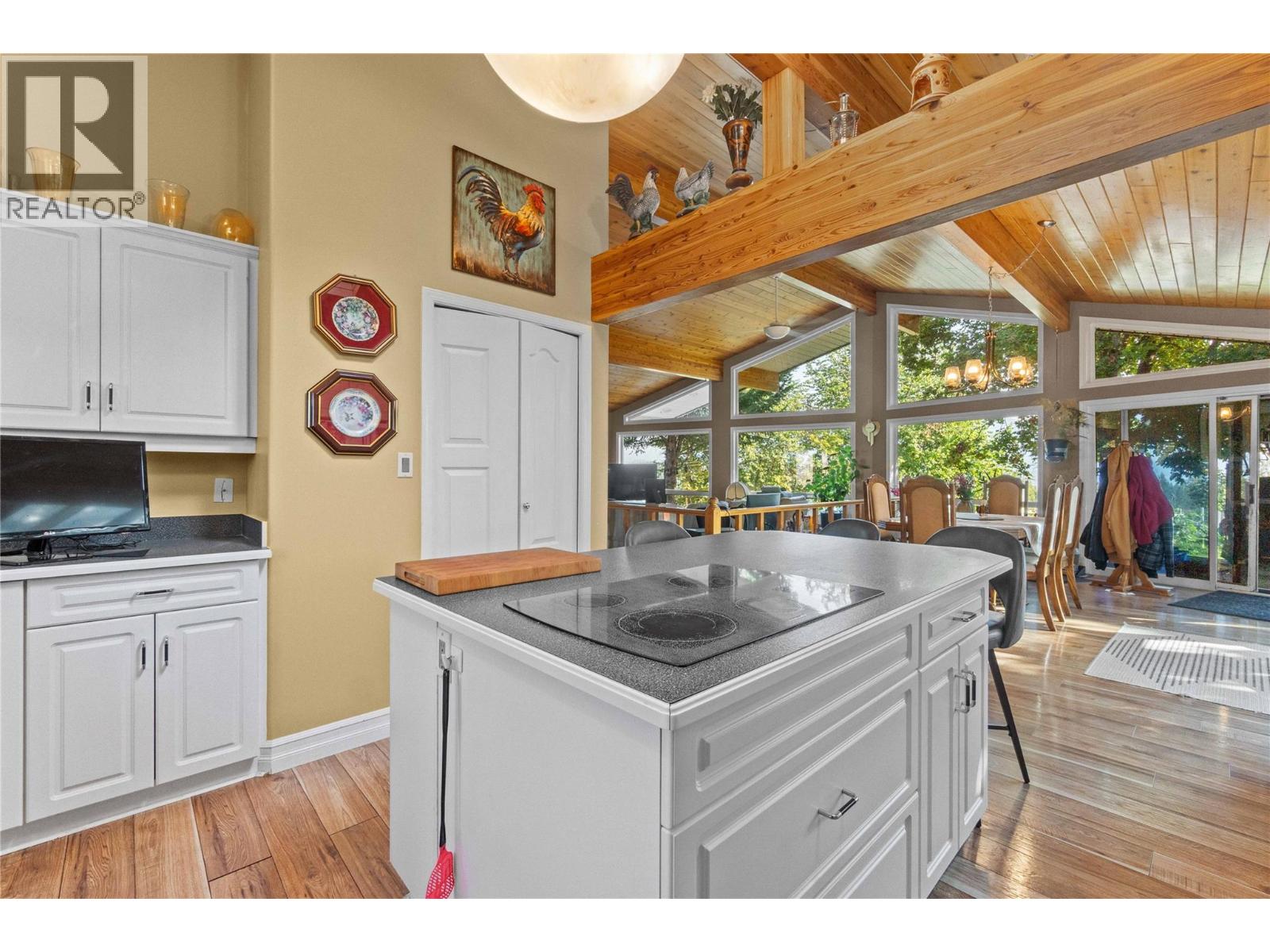 3700 50 Street, Salmon Arm, British Columbia  V1E 3A9 - Photo 75 - 10362447