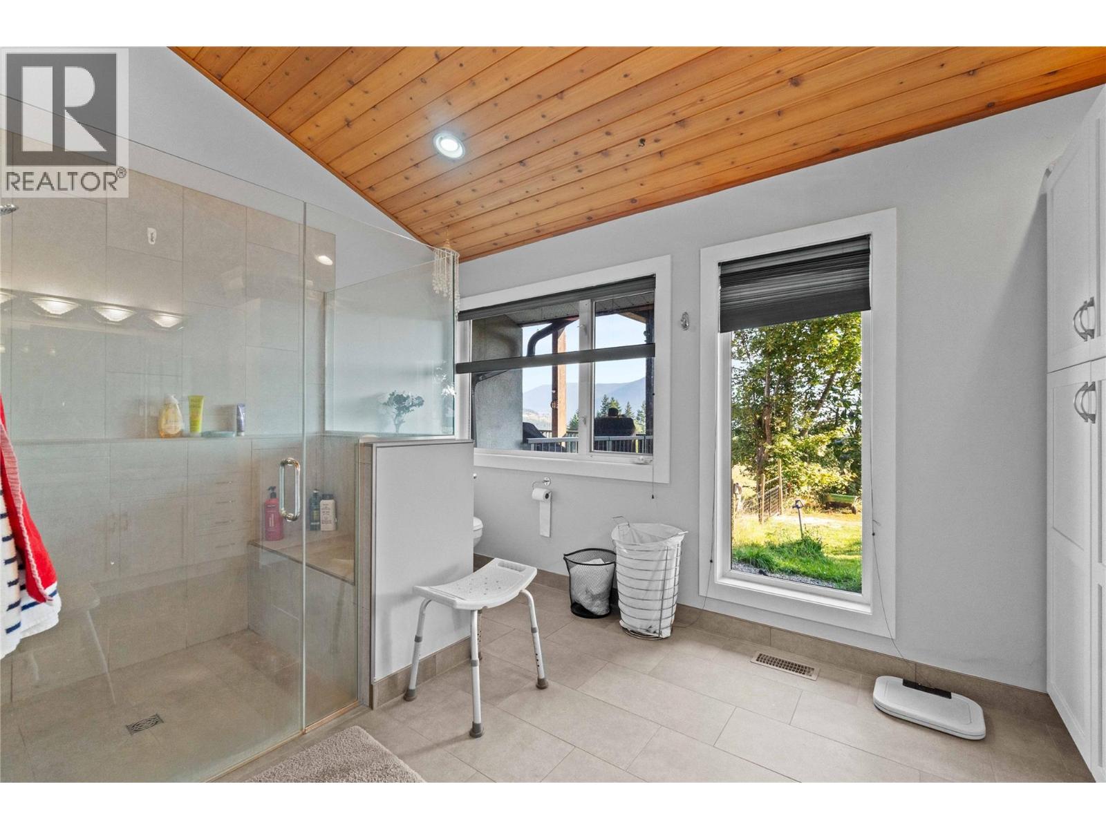 3700 50 Street, Salmon Arm, British Columbia  V1E 3A9 - Photo 83 - 10362447