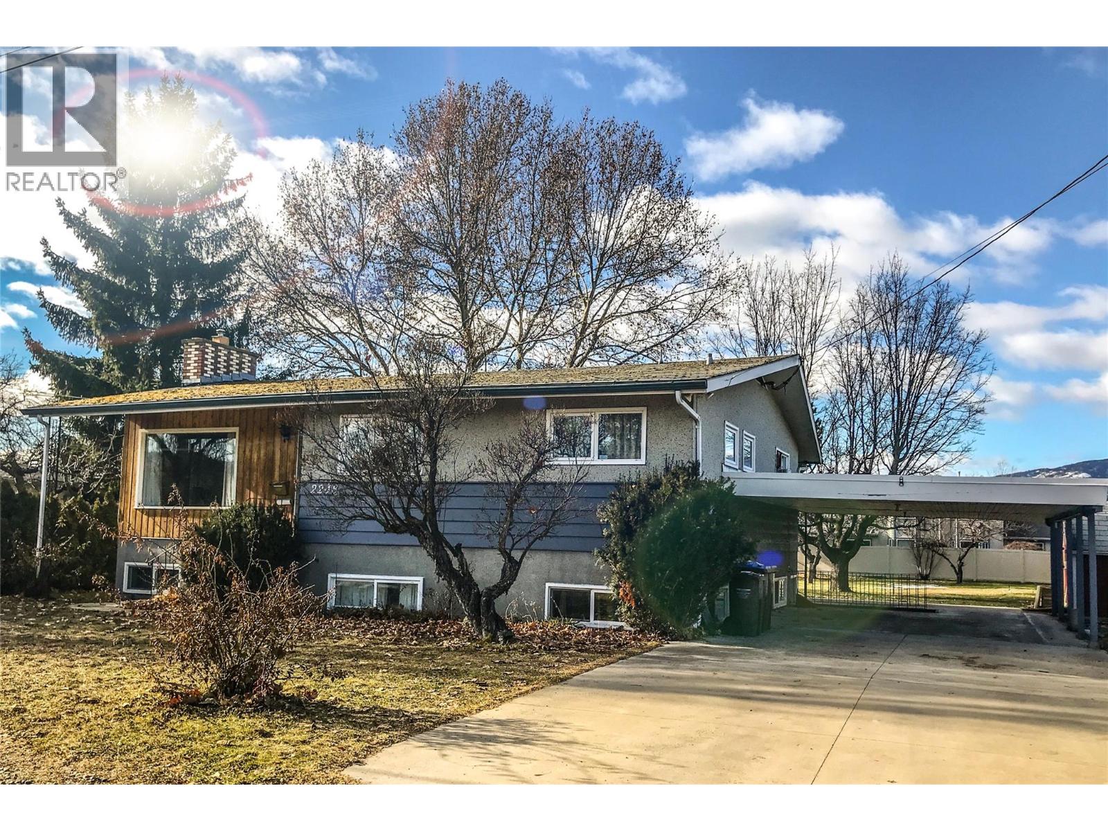 2248 Stillingfleet Road, Kelowna, British Columbia  V1Y 7Y9 - Photo 3 - 10362318