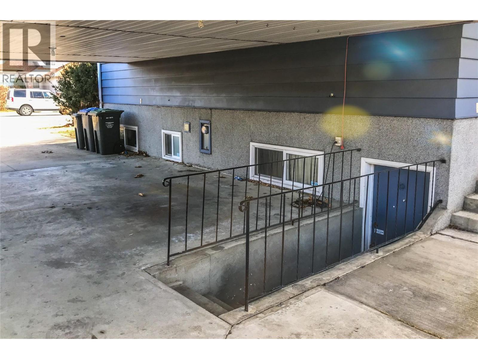 2248 Stillingfleet Road, Kelowna, British Columbia  V1Y 7Y9 - Photo 4 - 10362318