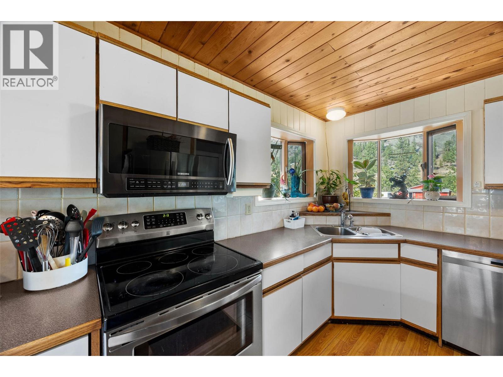 1815 Nicolls Road, Merritt, British Columbia  V1K 1N7 - Photo 10 - 10362389