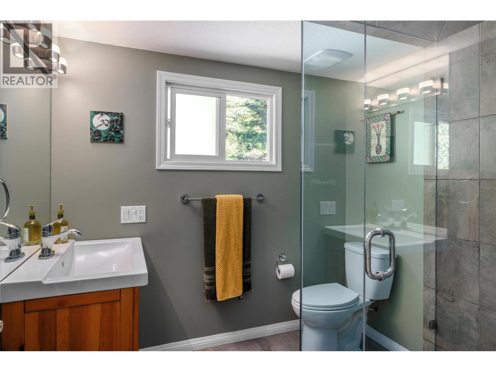 8514 Sun Valley Road, Kelowna, British Columbia  V1P 1J3 - Photo 15 - 10362704