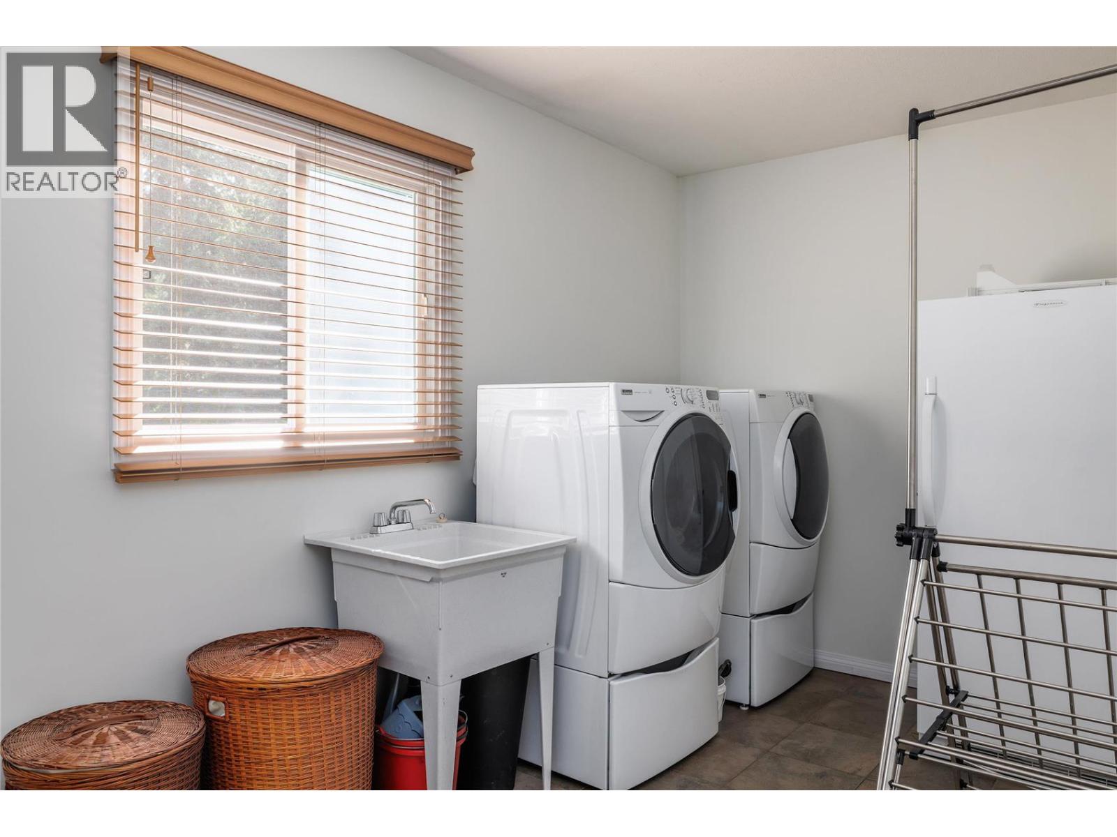 8514 Sun Valley Road, Kelowna, British Columbia  V1P 1J3 - Photo 16 - 10362704