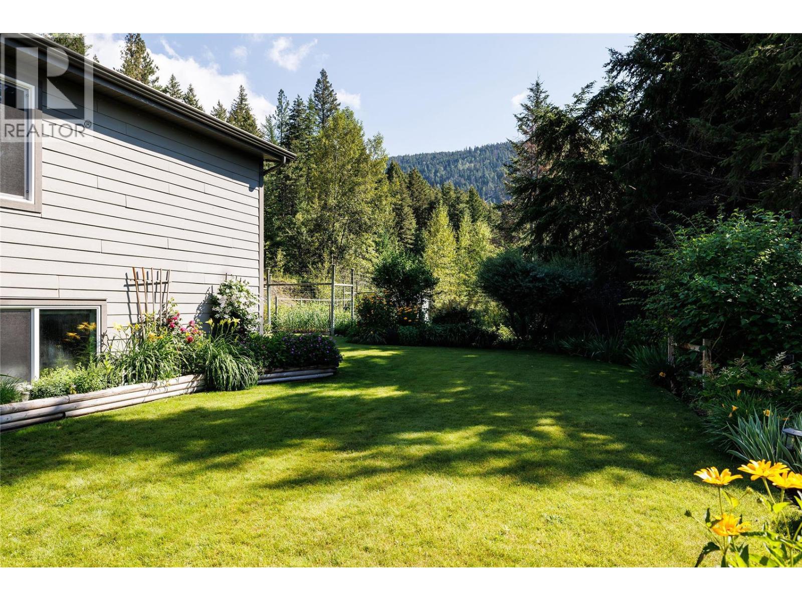 8514 Sun Valley Road, Kelowna, British Columbia  V1P 1J3 - Photo 22 - 10362704