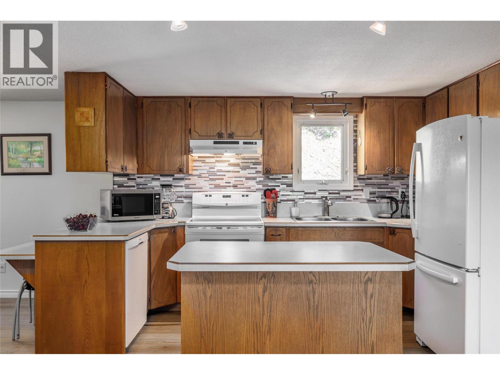 8514 Sun Valley Road, Kelowna, British Columbia  V1P 1J3 - Photo 7 - 10362704