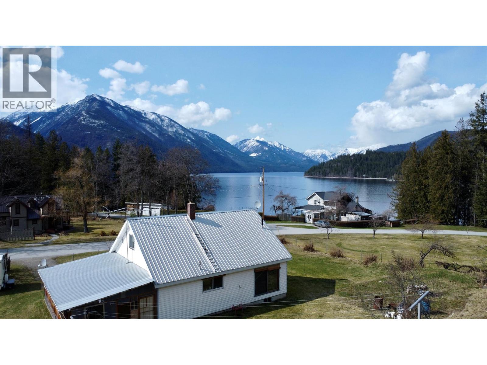 1118 Kildare Street, New Denver, British Columbia  V0G 1S0 - Photo 1 - 10362502