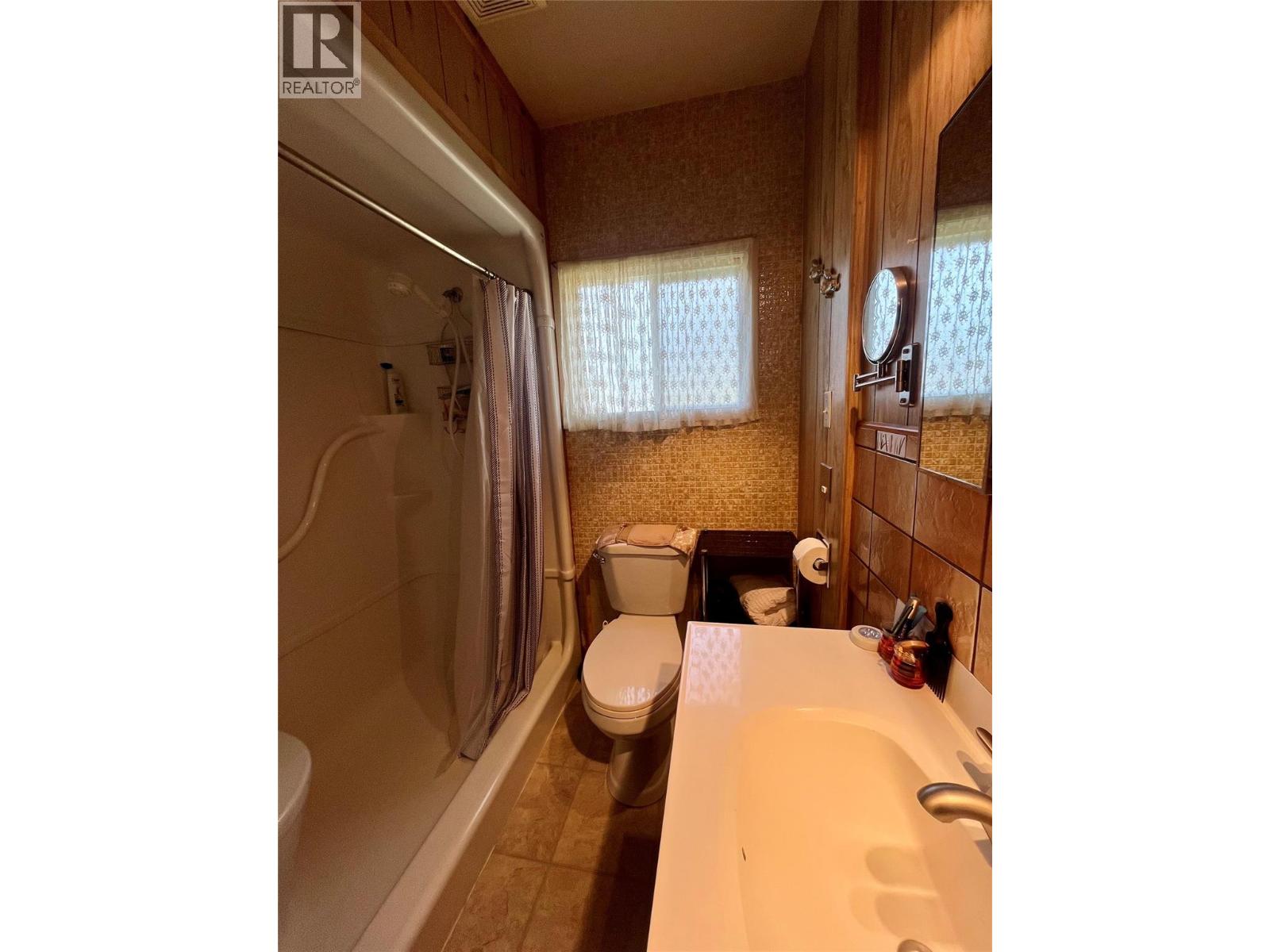 1118 Kildare Street, New Denver, British Columbia  V0G 1S0 - Photo 12 - 10362502