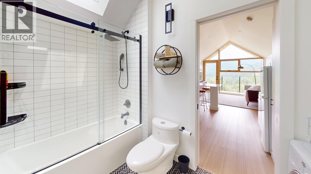 2715 3b Highway, Rossland, British Columbia  V0G 1Y0 - Photo 11 - 10356557