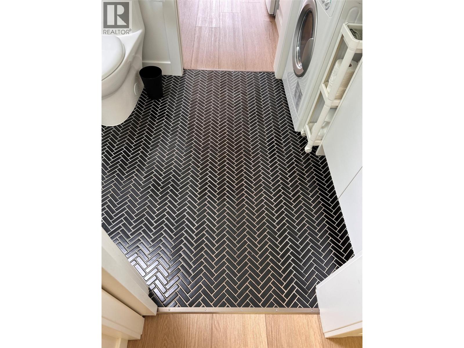 2715 3b Highway, Rossland, British Columbia  V0G 1Y0 - Photo 13 - 10356557