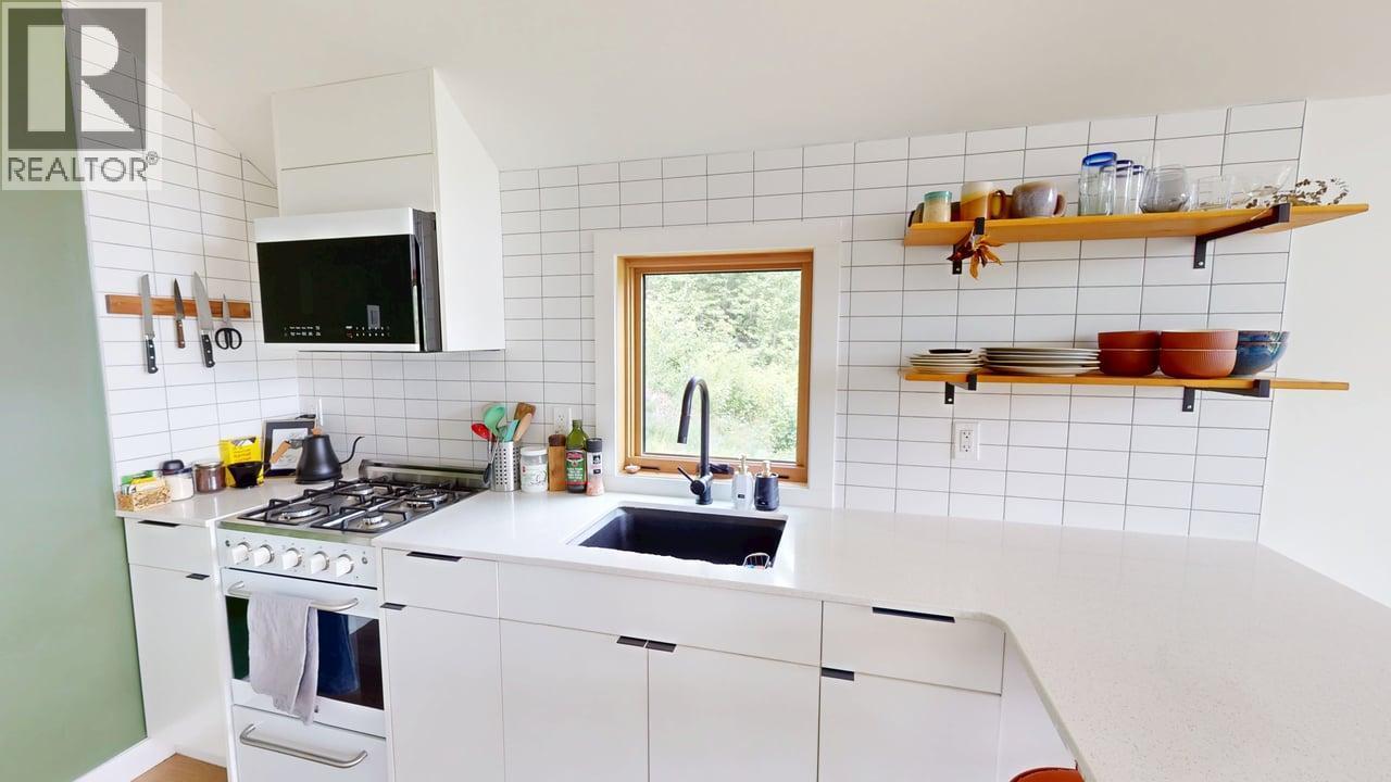 2715 3b Highway, Rossland, British Columbia  V0G 1Y0 - Photo 19 - 10356557