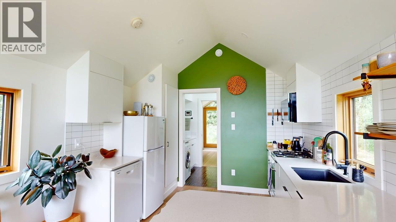 2715 3b Highway, Rossland, British Columbia  V0G 1Y0 - Photo 20 - 10356557