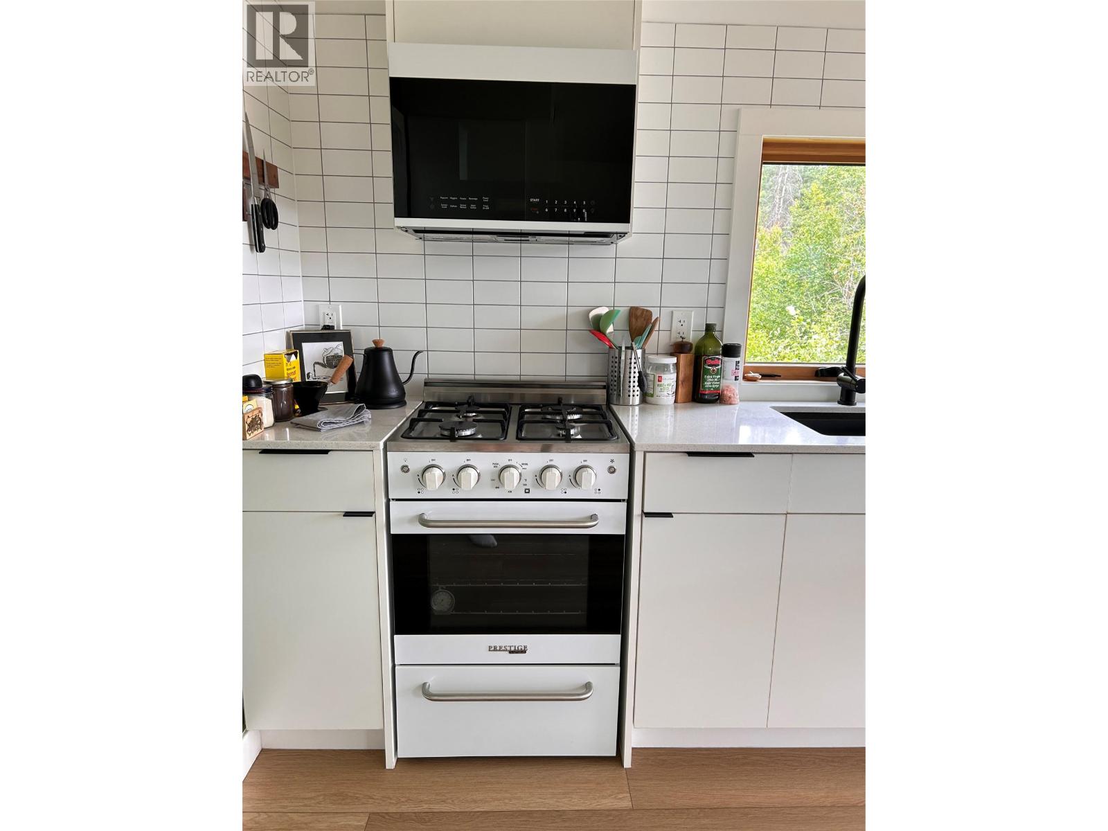 2715 3b Highway, Rossland, British Columbia  V0G 1Y0 - Photo 25 - 10356557