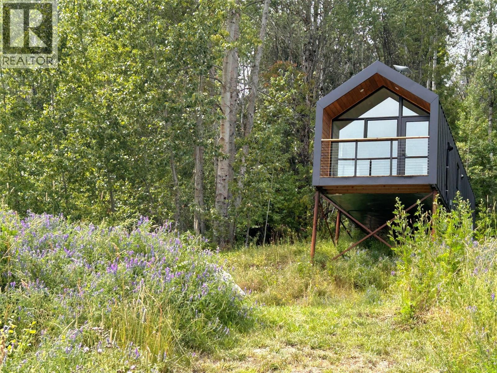 2715 3b Highway, Rossland, British Columbia  V0G 1Y0 - Photo 3 - 10356557