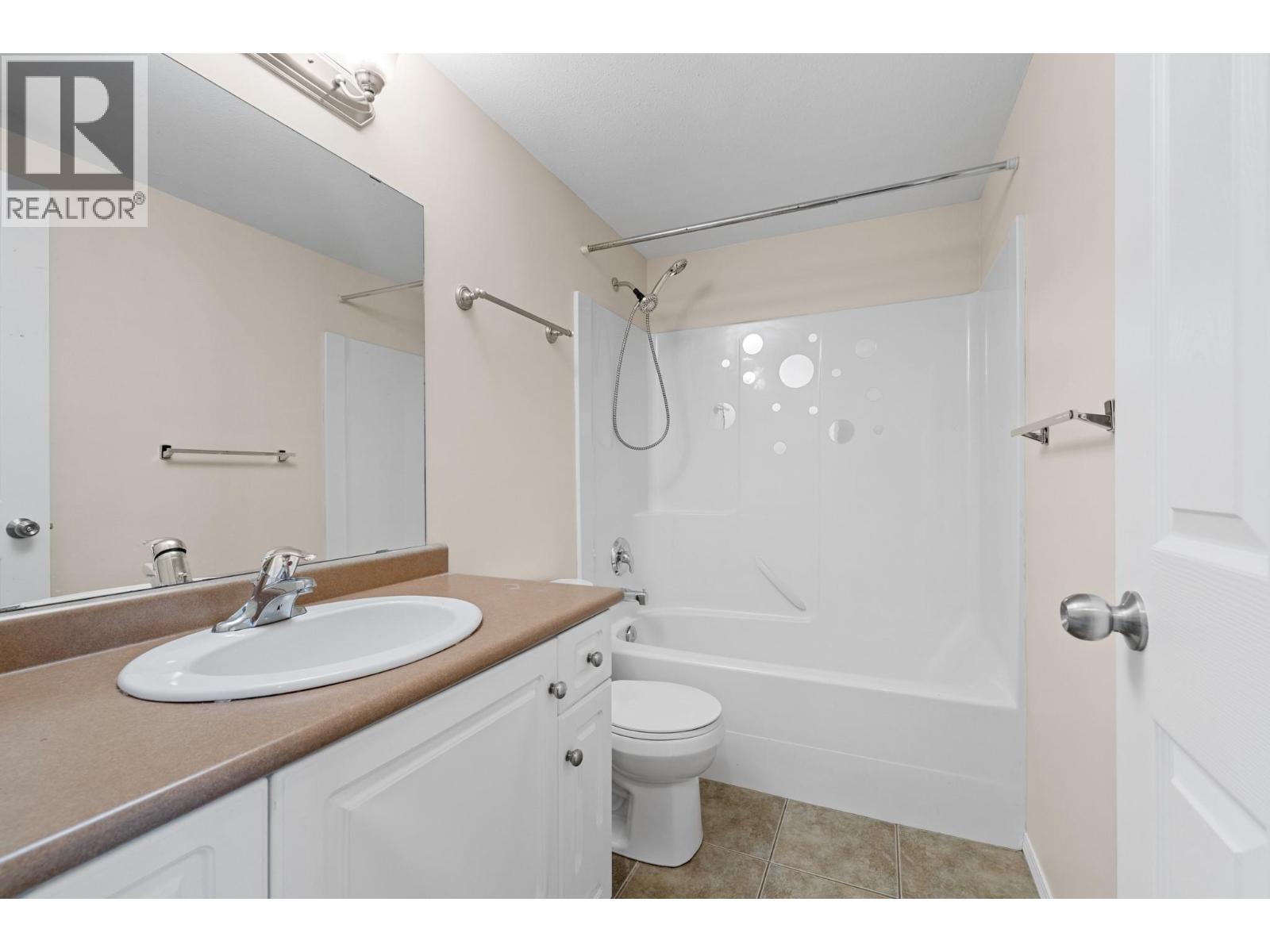 1320 Graham Street, Kelowna, British Columbia  V1Y 9X7 - Photo 11 - 10362244