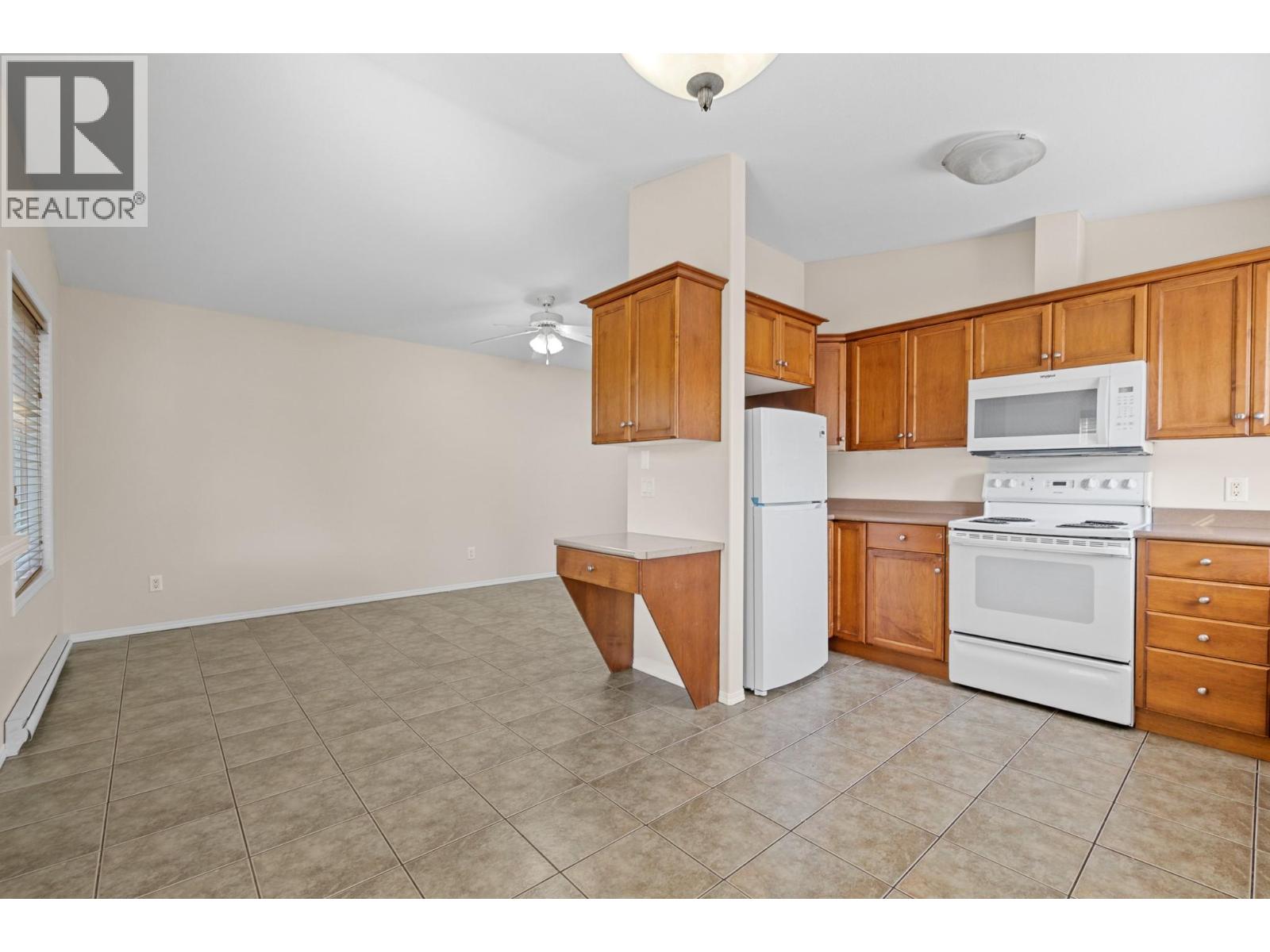 1320 Graham Street, Kelowna, British Columbia  V1Y 9X7 - Photo 6 - 10362244