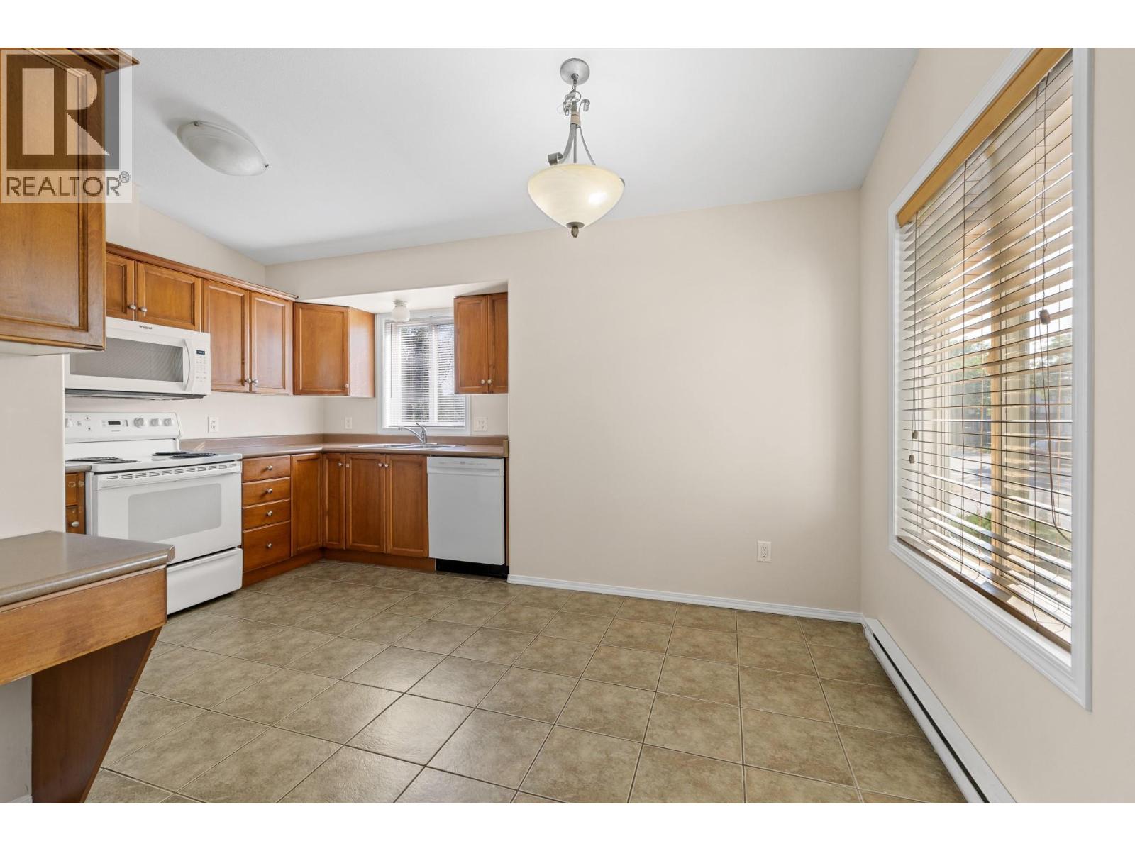 1320 Graham Street, Kelowna, British Columbia  V1Y 9X7 - Photo 7 - 10362244