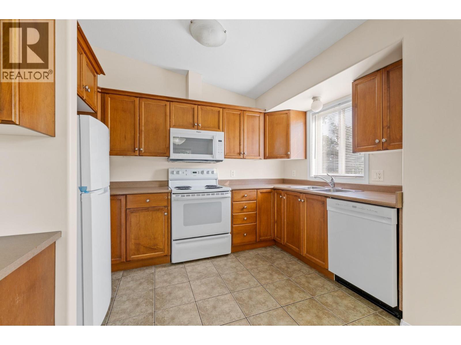 1320 Graham Street, Kelowna, British Columbia  V1Y 9X7 - Photo 8 - 10362244